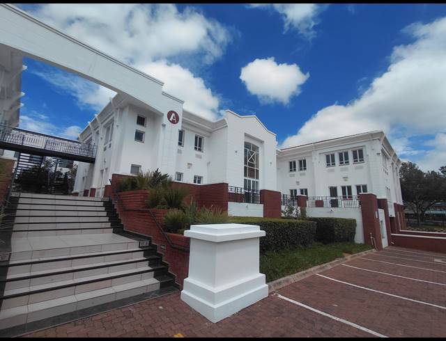 142M² OFFICE TO LET IN BRYANSTON